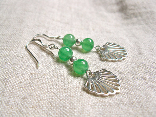 Camino travel earrings with Aventurine for luck