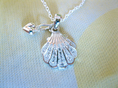 Camino scallop shell and heart necklace - silver