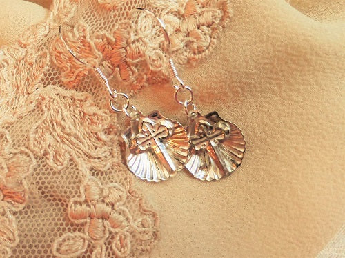 Santiago scallop shell earrings with St James cross