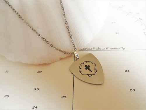 Travellers Shield necklace to help stay safe