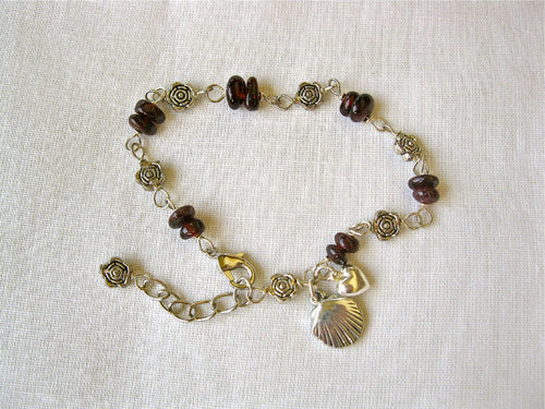 Garnet Scallop shell bracelet for a safe journey