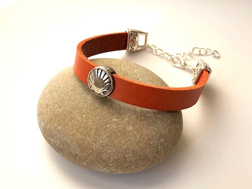 Travel bracelet - Camino scallop shell