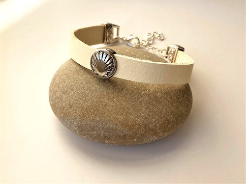 Travel bracelet - Camino scallop shell