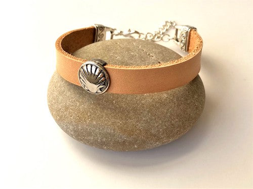 Travel bracelet - Camino scallop shell