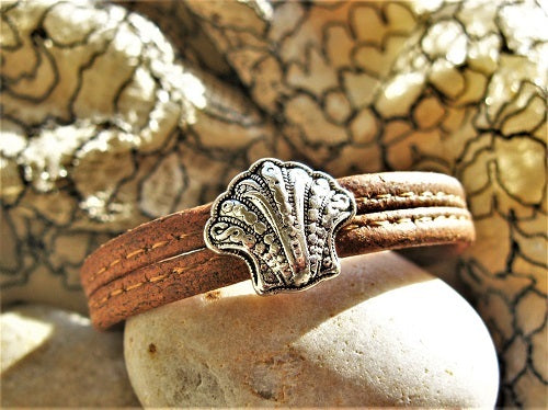 Camino de Santiago jewellery bracelet - filigree shell + cork