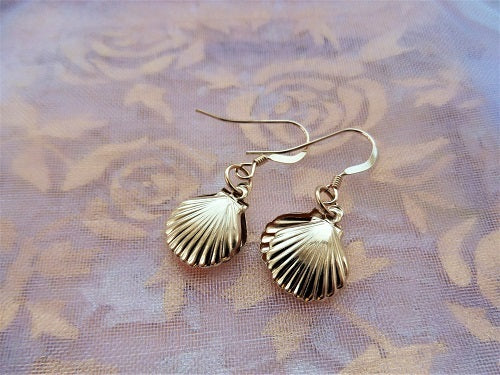 Camino jewelry earrings - gold-filled scallop shells