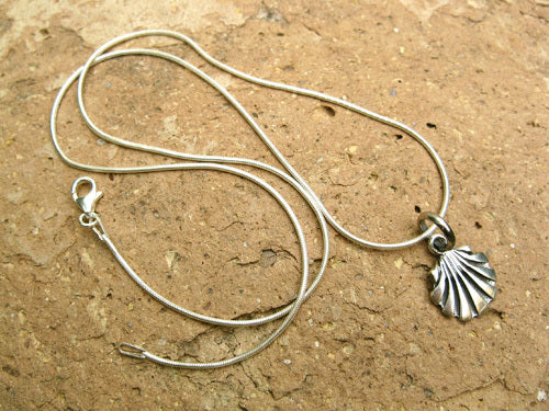 Camino souvenir Concha Scallop shell necklace
