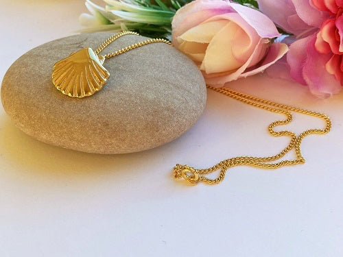 Camino shell necklace for people who miss travelling - gold
